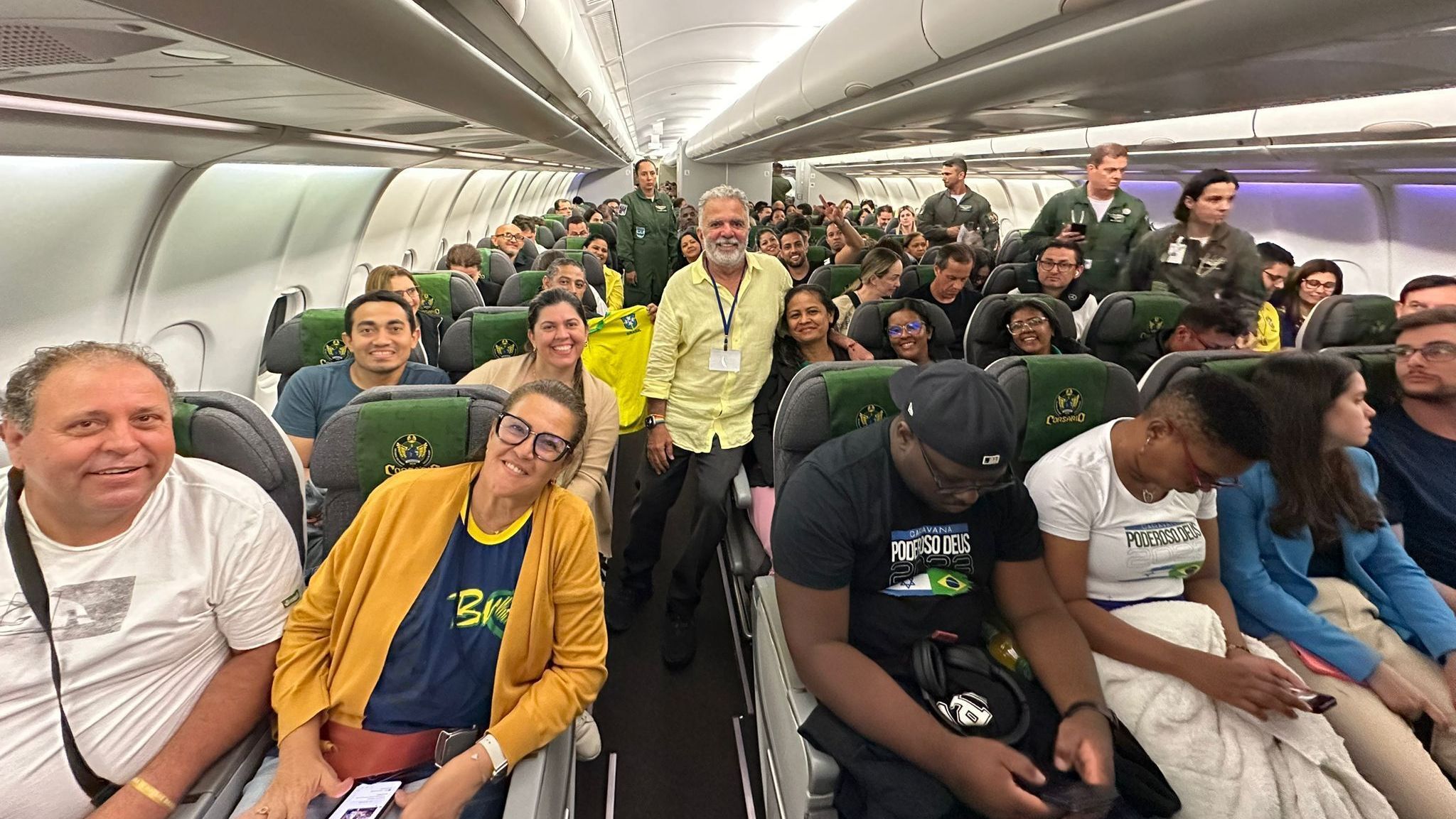 Chega ao Brasil primeiro avião da FAB com brasileiros que estavam em Israel