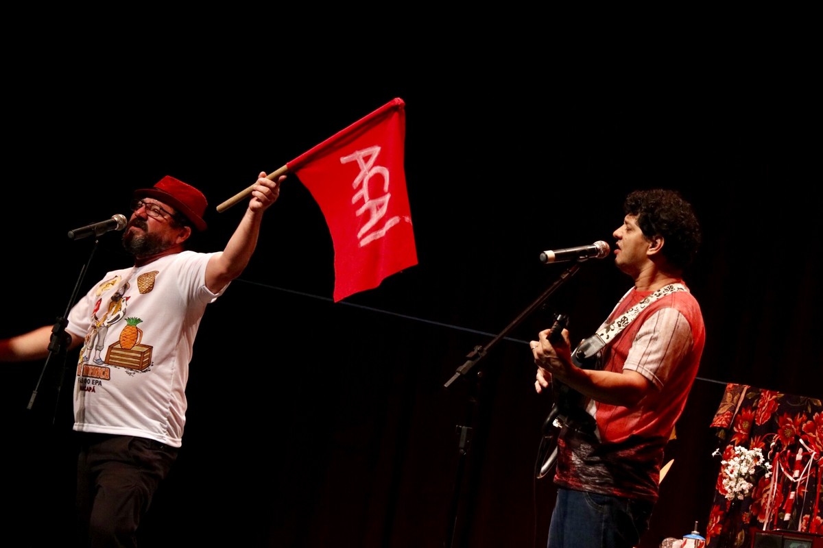 Show de humor em Macapá leva histórias de ribeirinhos da Amazônia para o teatro