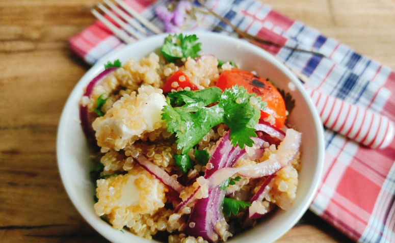 Salada de Quinoa Mediterrânea