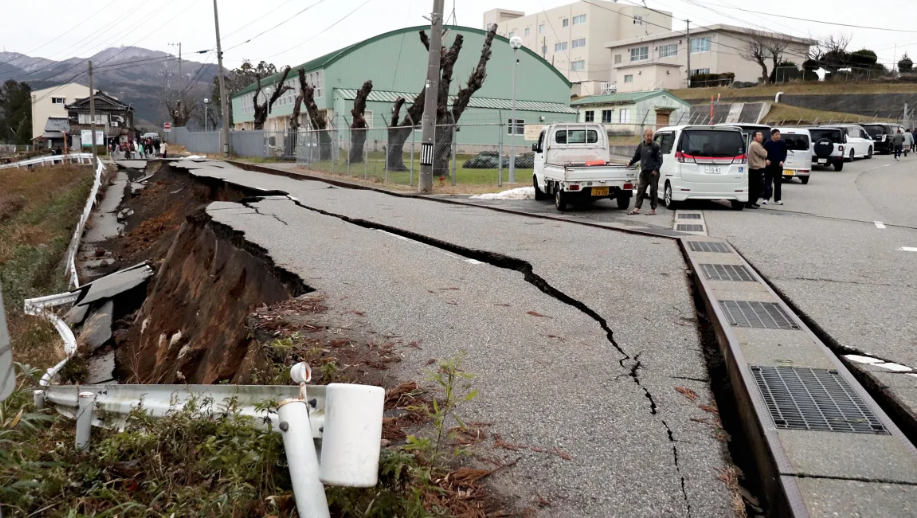 Forte terremoto causa danos e deixa um morto no Japão; país tem alerta de tsunami