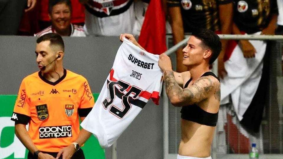 Camisetas, bonecos, baldes de pipocas, relógios com o rosto de James Rodriguez. São Paulo sonha faturar com o jogador – Prisma