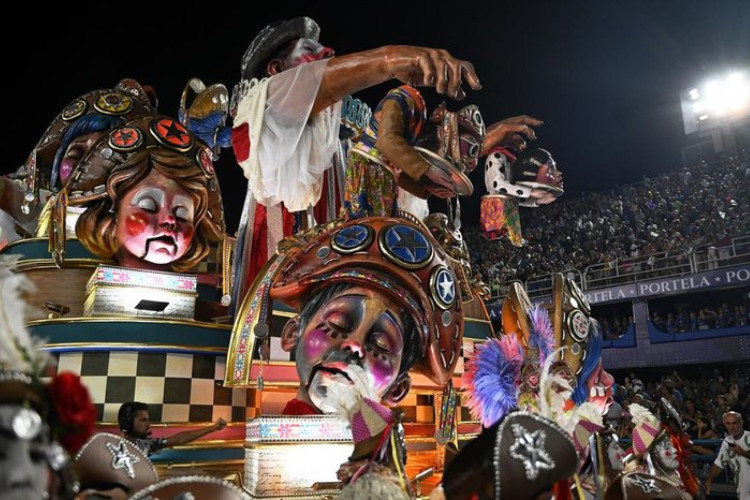 Desfile das escolas de samba 2024 RJ: onde assistir ao vivo