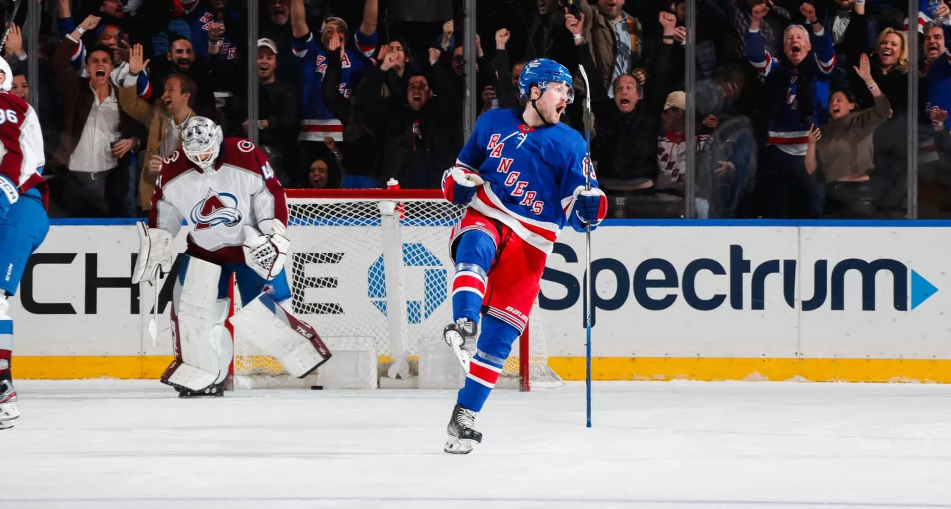 The Playoffs » Em jogo de líderes de divisões, Rangers vencem Avalanche no OT