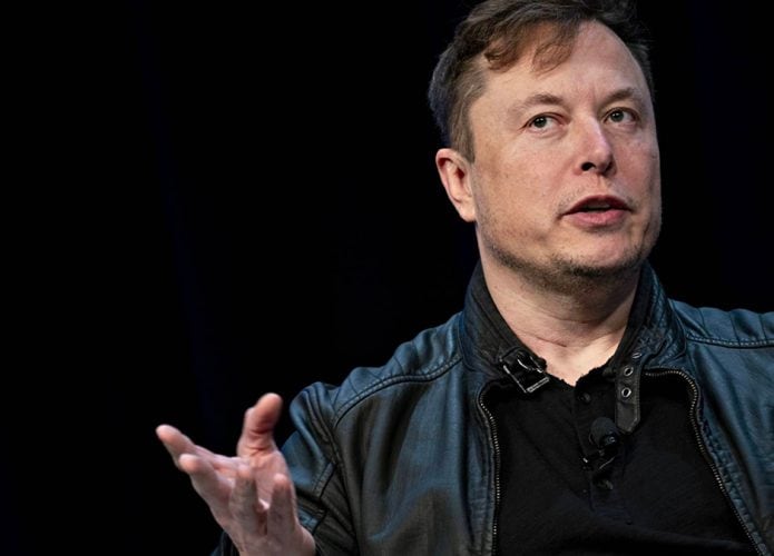 UE quer que Musk imponha medidas no X contra desinformação